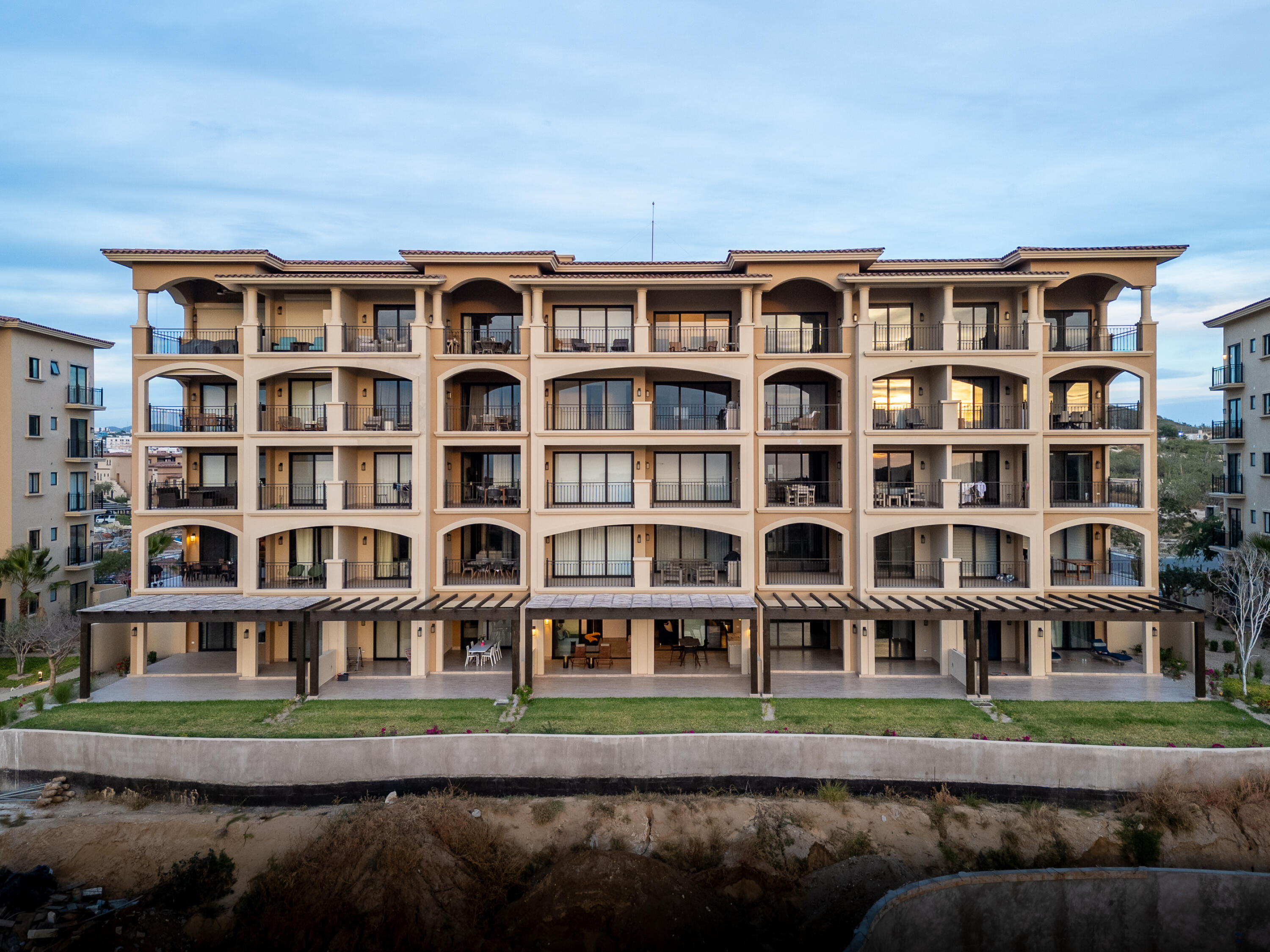 Golf Ocean Sunset View 2 BED