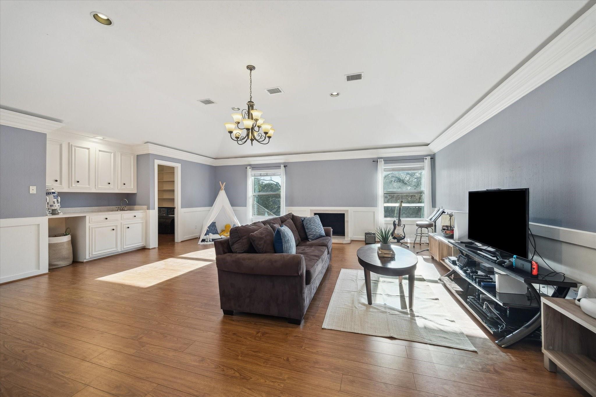 1230 Rose Fair Drive