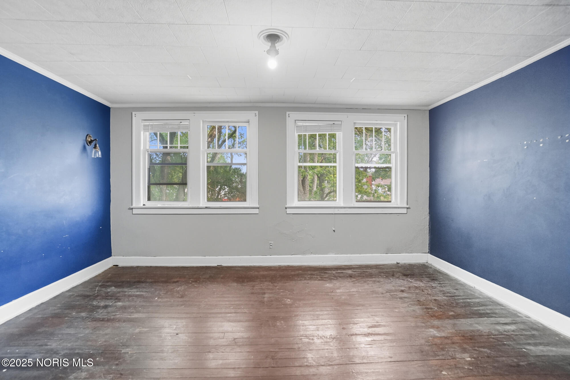 325 Greenlawn Avenue