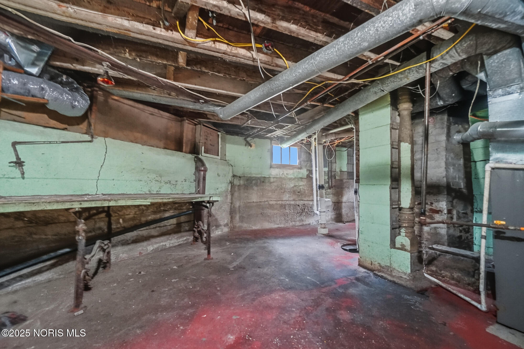 325 Greenlawn Avenue