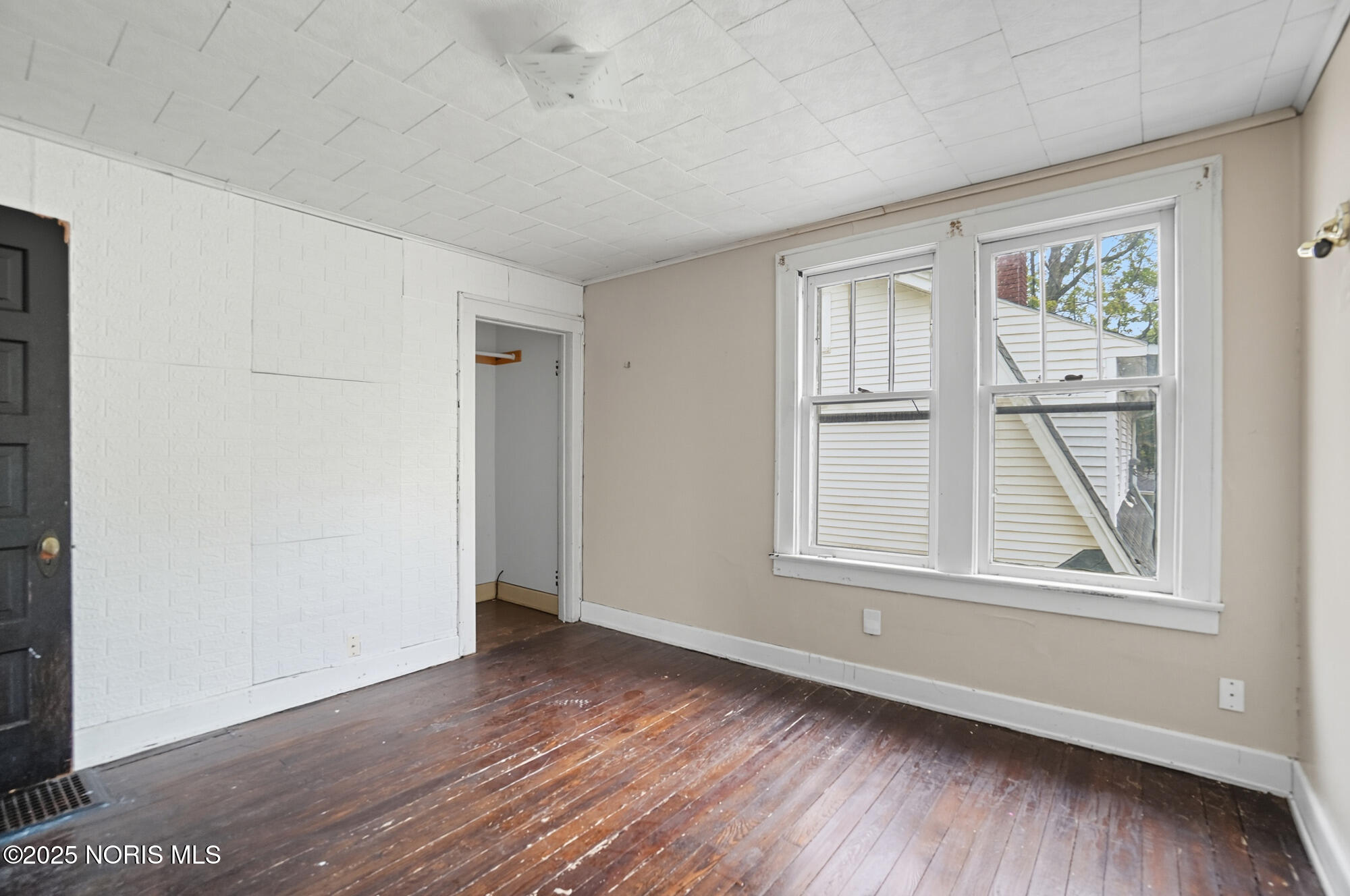 325 Greenlawn Avenue