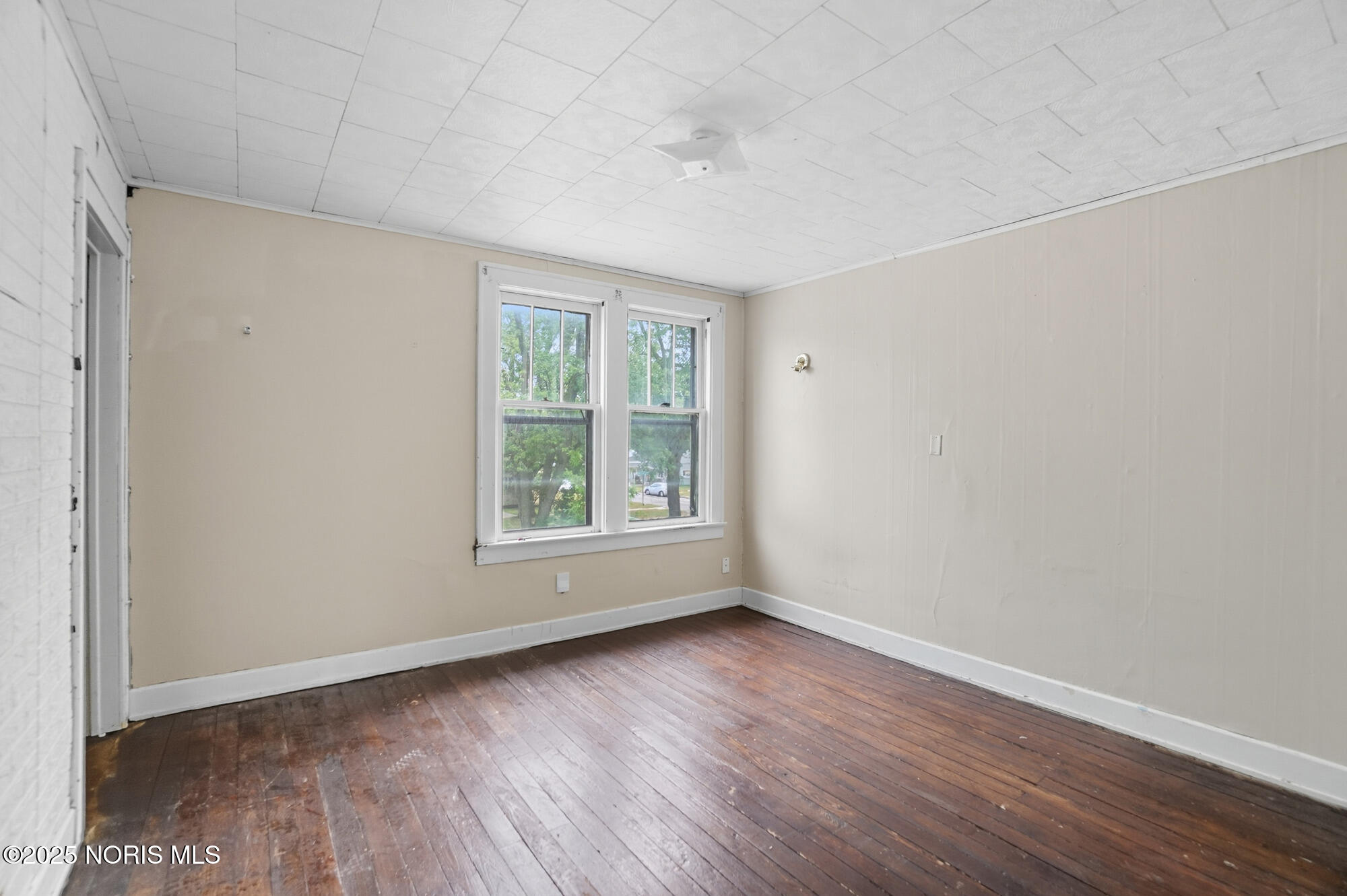 325 Greenlawn Avenue