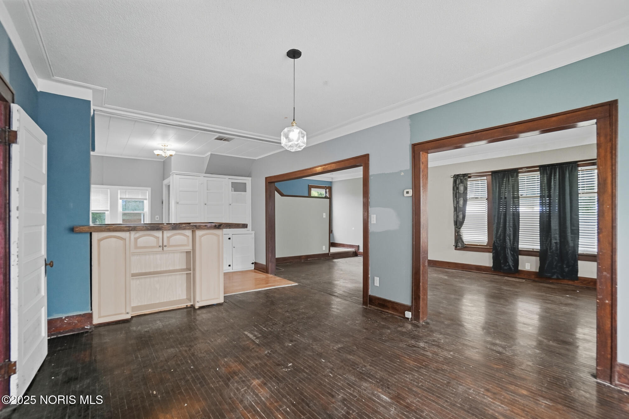 325 Greenlawn Avenue