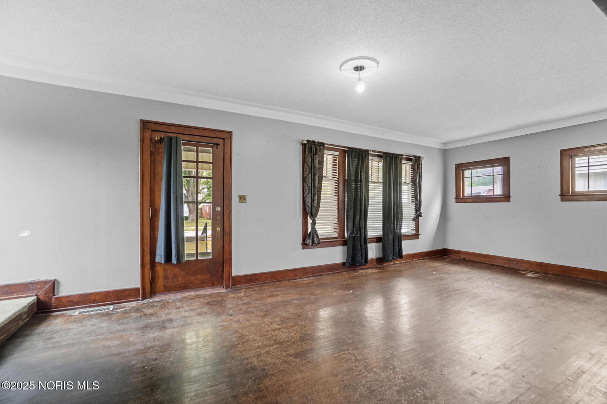 325 Greenlawn Avenue