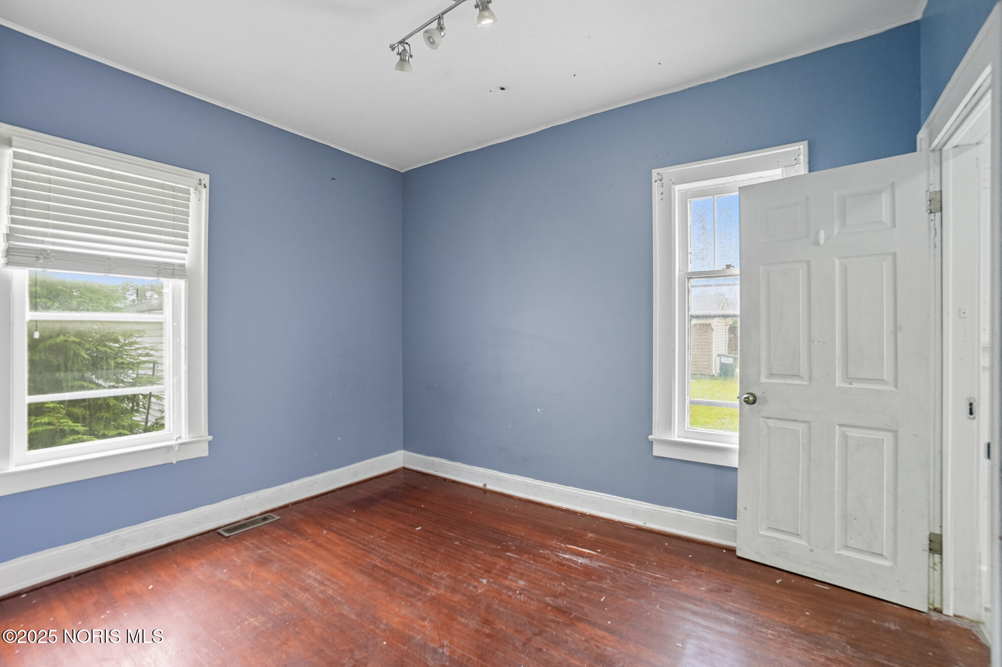 325 Greenlawn Avenue