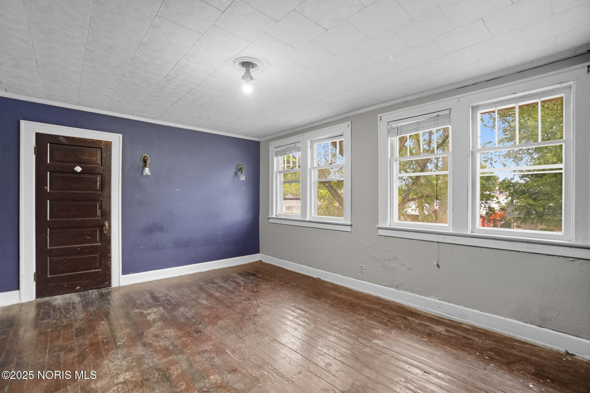 325 Greenlawn Avenue