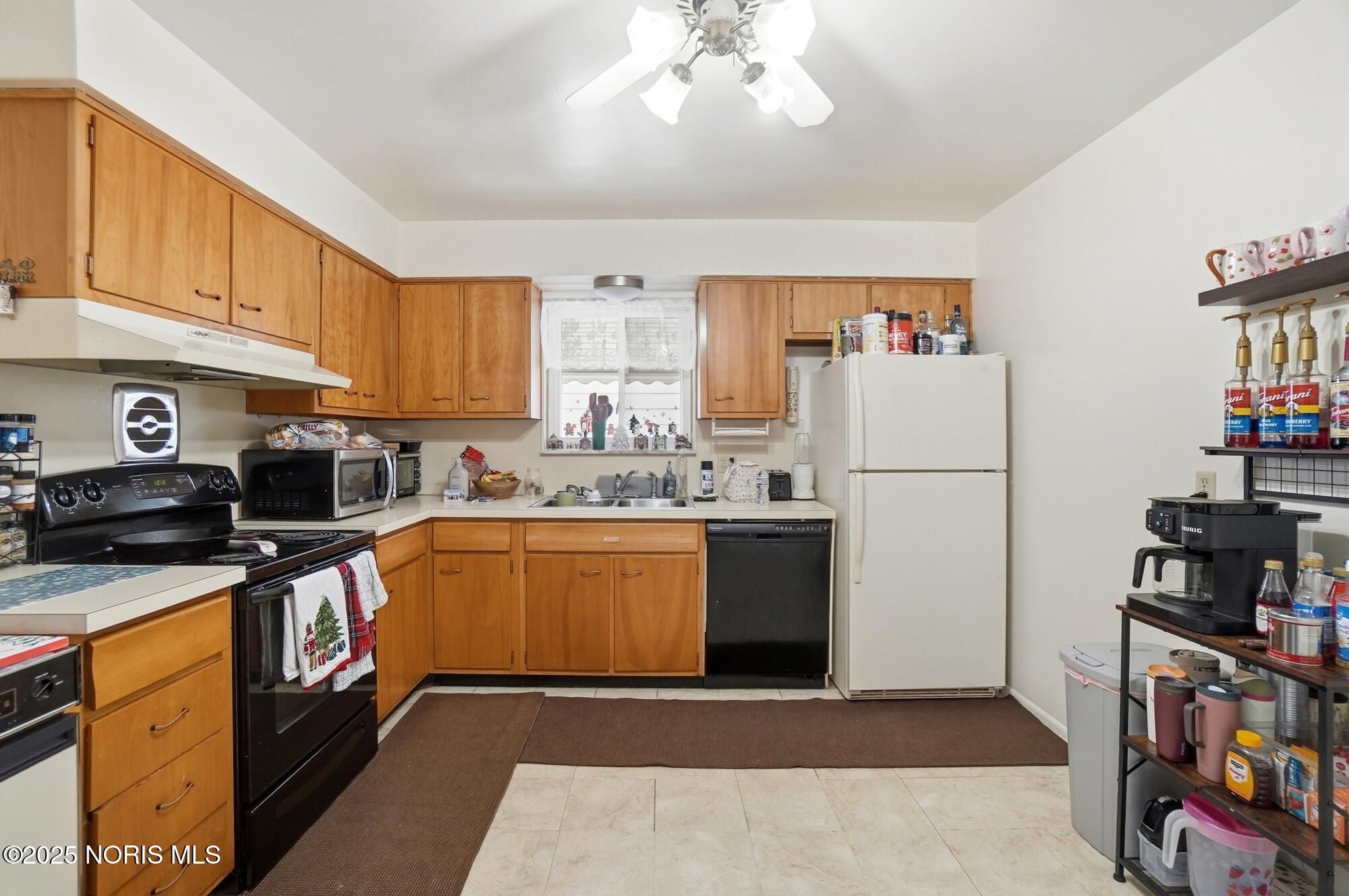 3527 Cedardale Court