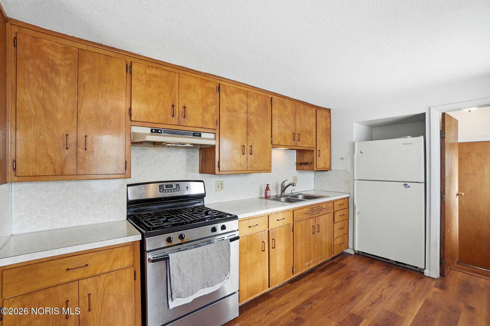 594 Douglas Drive