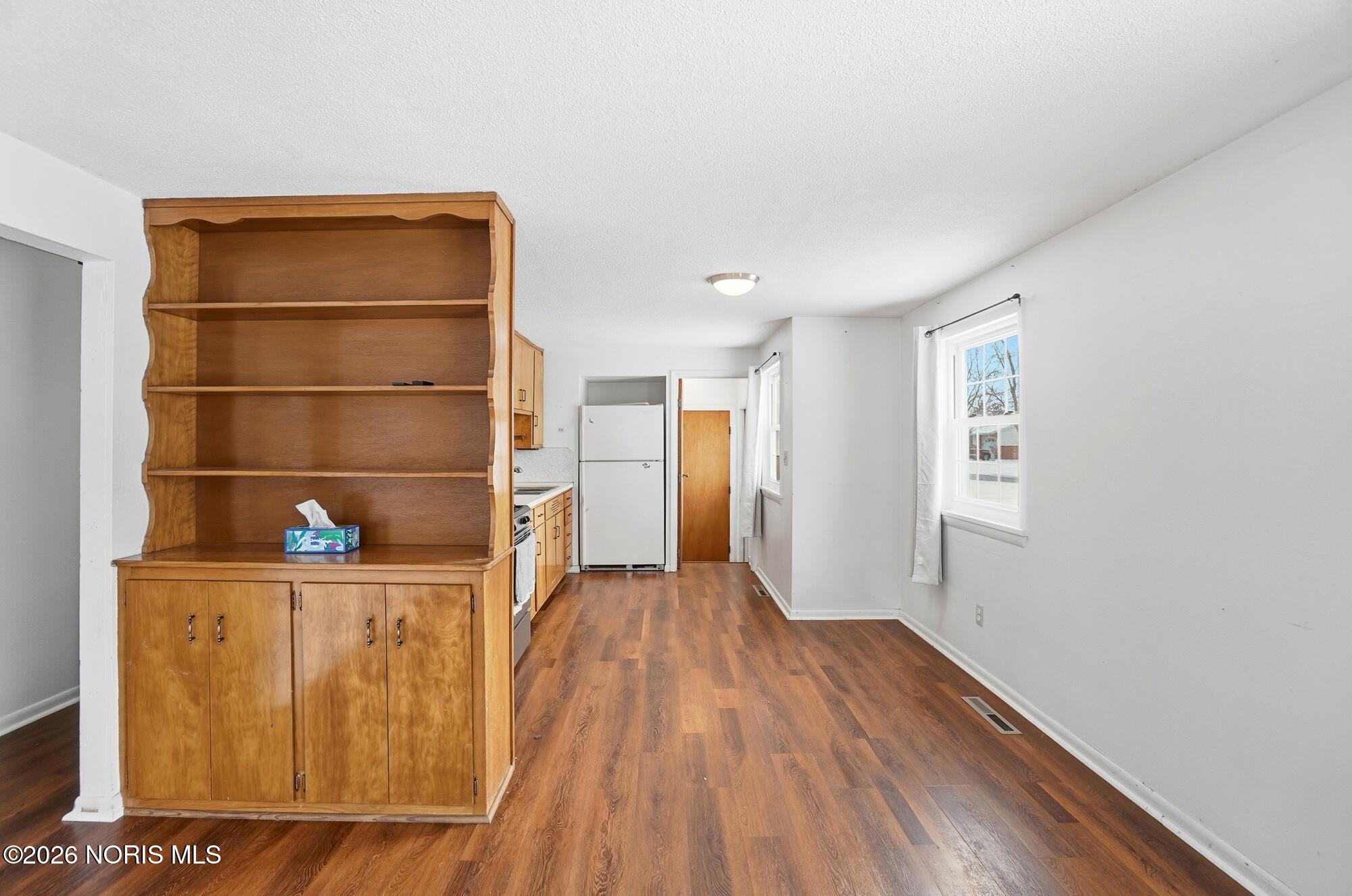 594 Douglas Drive