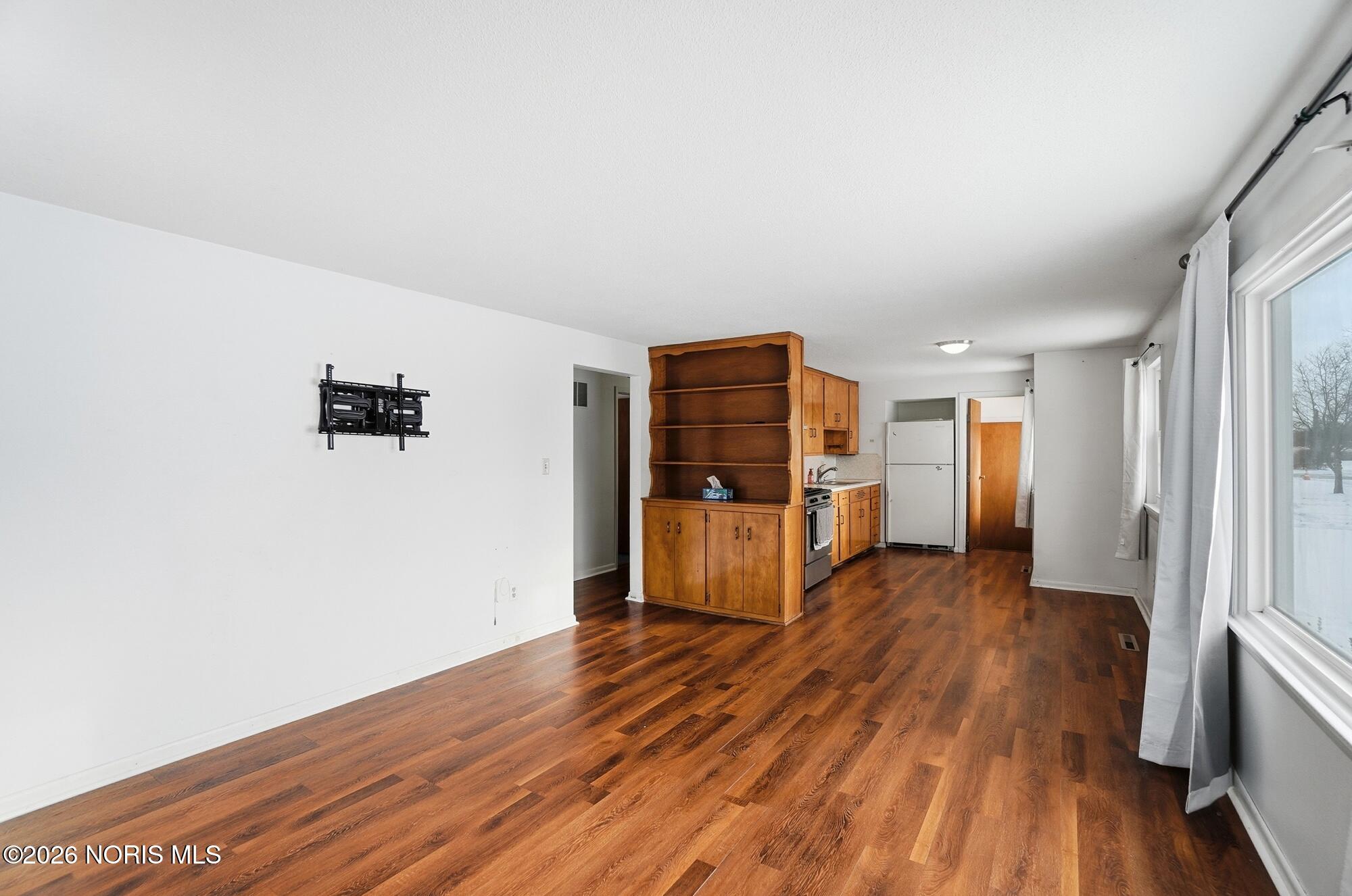 594 Douglas Drive