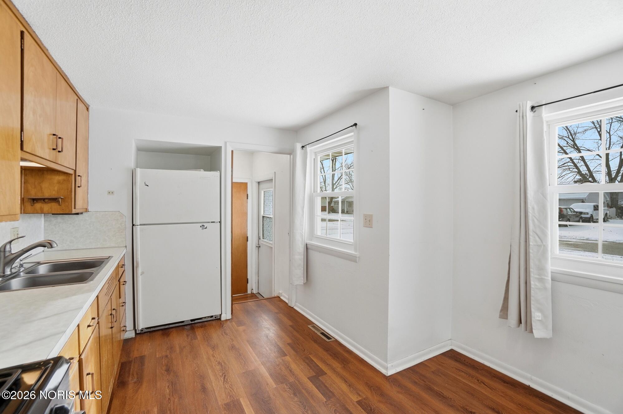 594 Douglas Drive