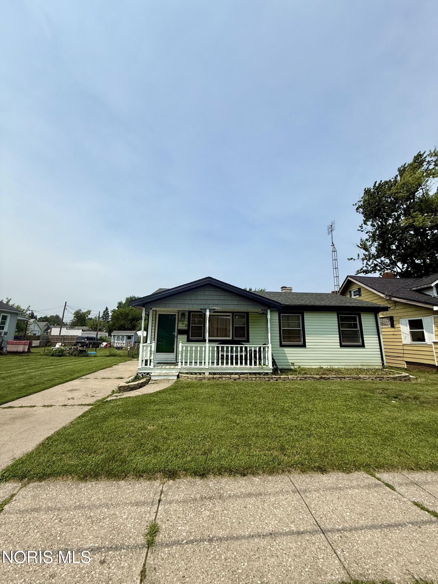 558 Thurston Street