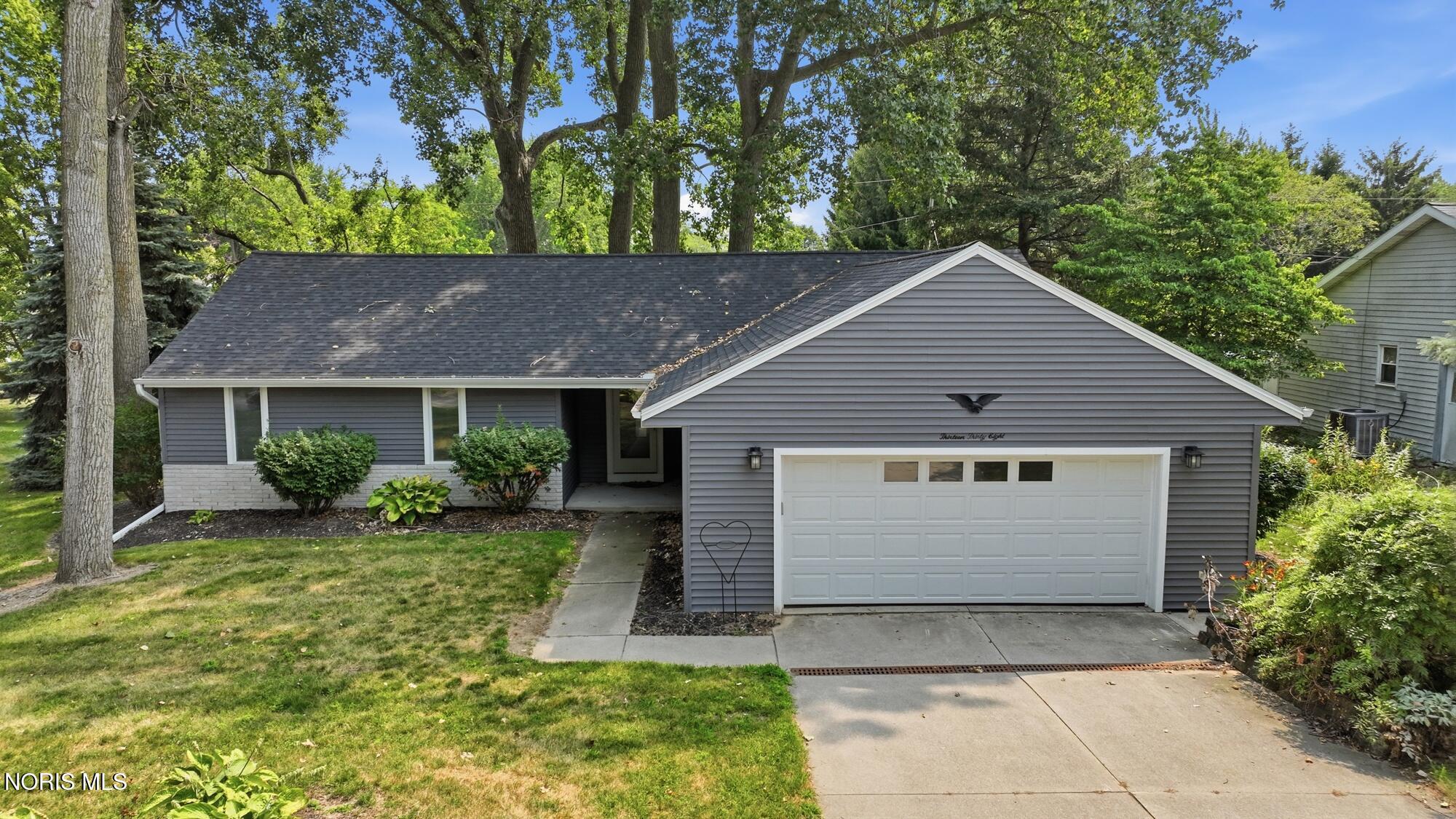 1338 N Park Lane