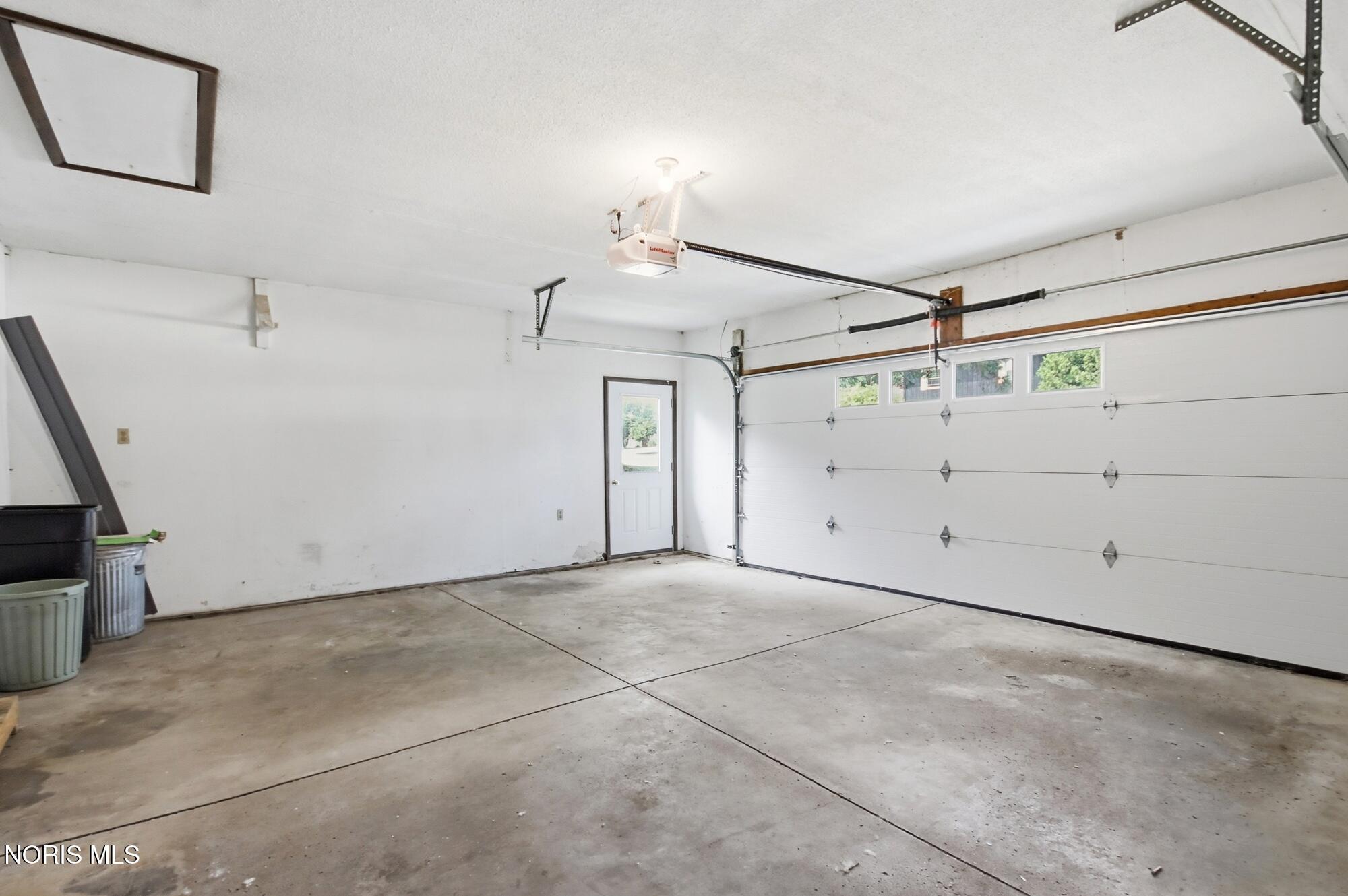 1338 N Park Lane