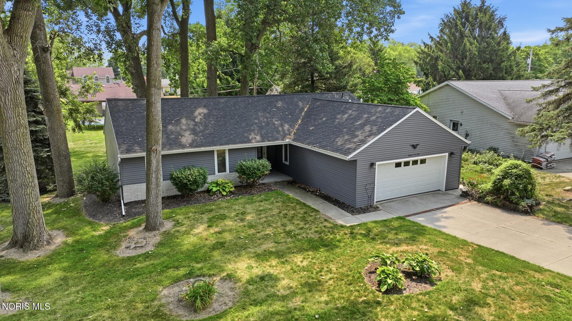 1338 N Park Lane