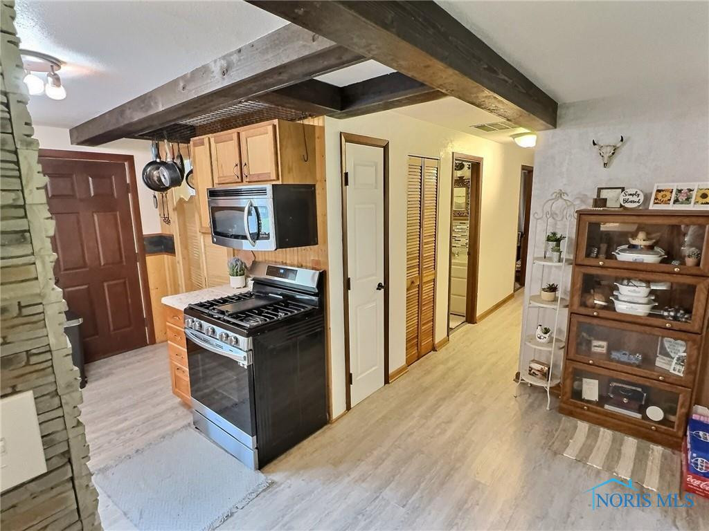 4017 Forest Lane