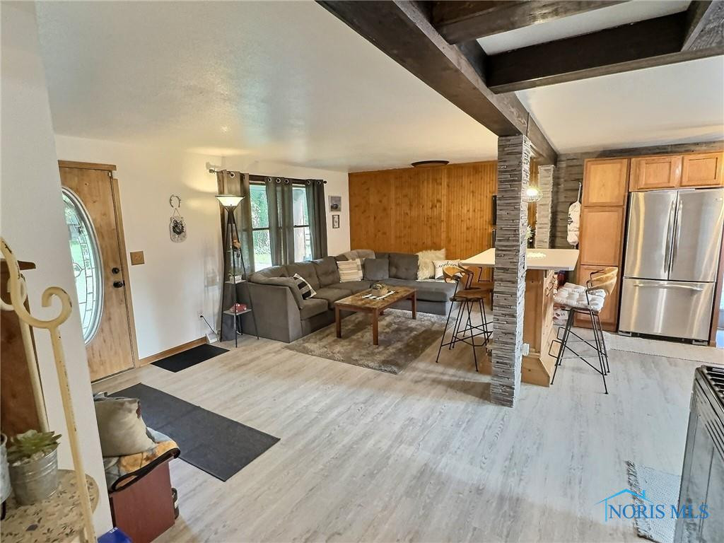 4017 Forest Lane