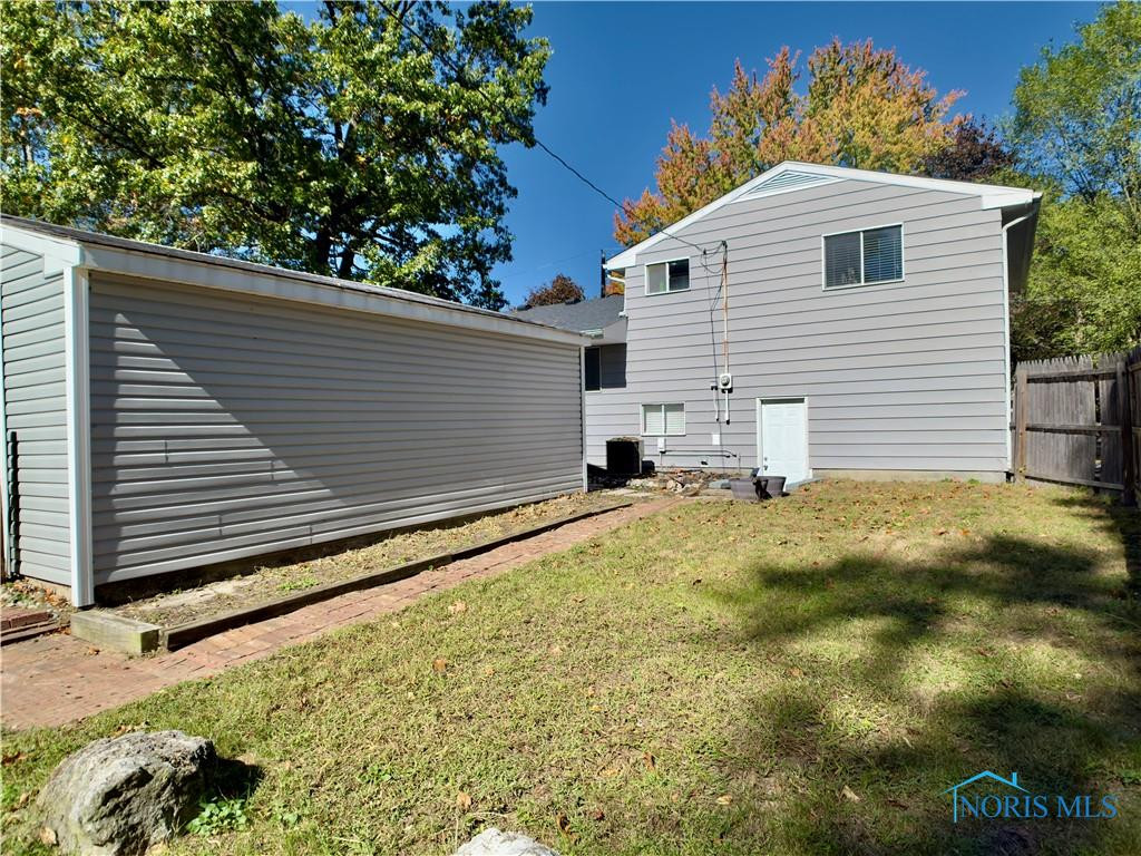 6955 Kinsman Drive