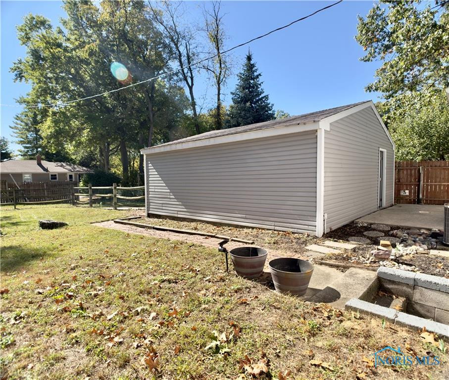 6955 Kinsman Drive