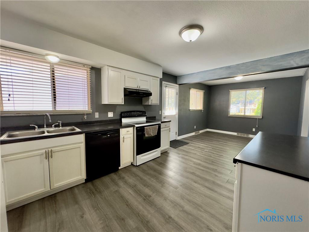 6955 Kinsman Drive