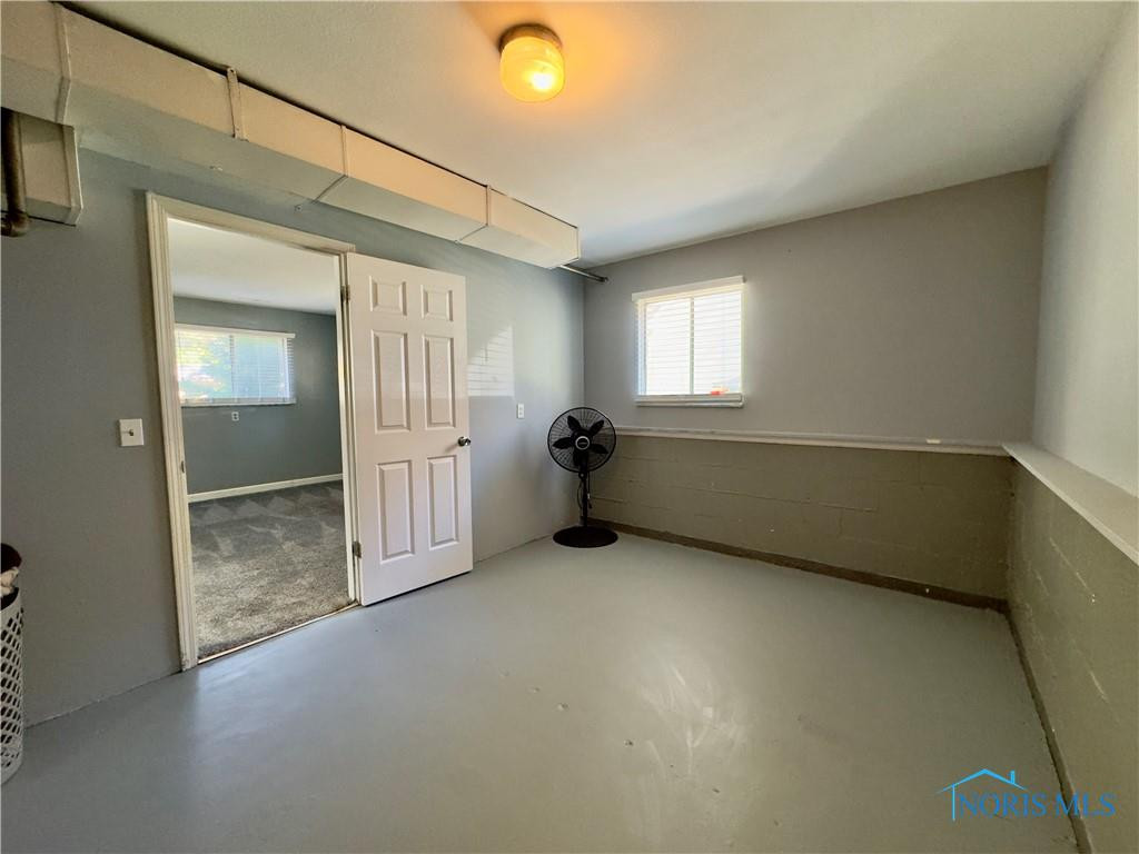 6955 Kinsman Drive