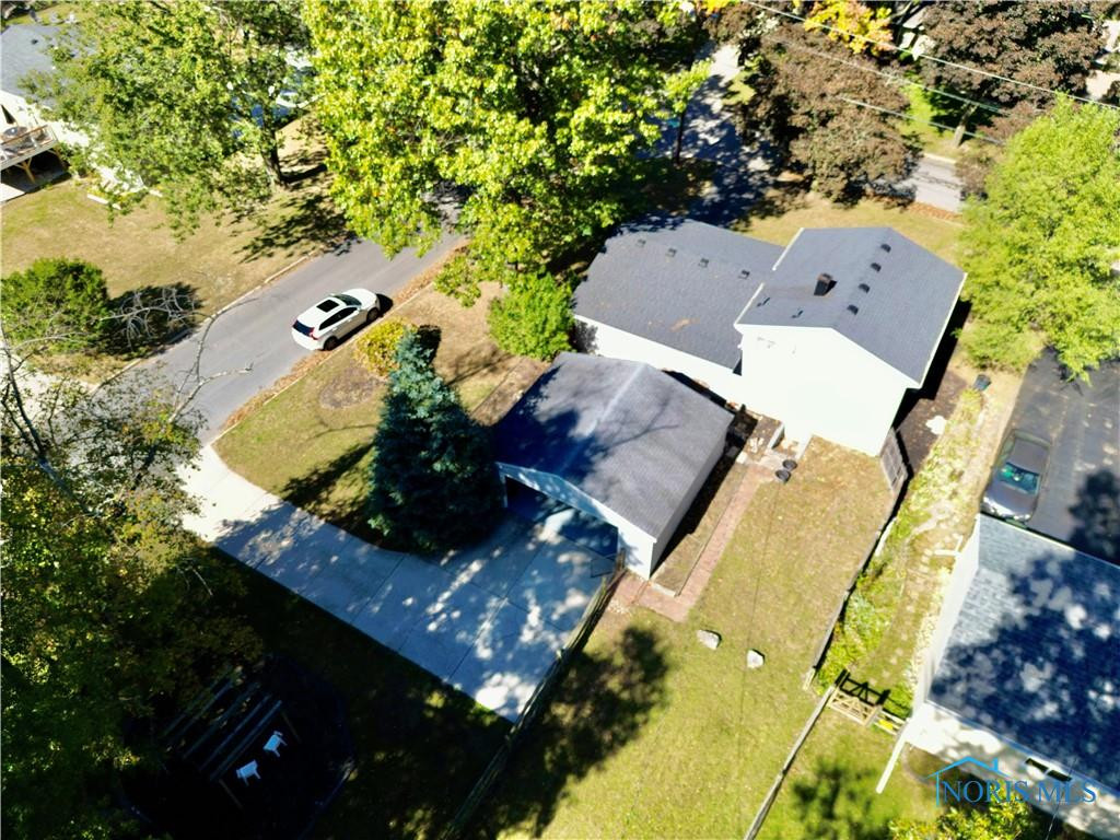 6955 Kinsman Drive