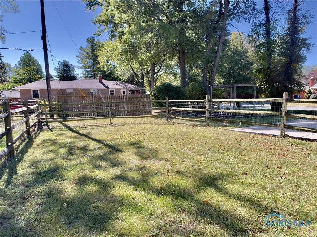 6955 Kinsman Drive