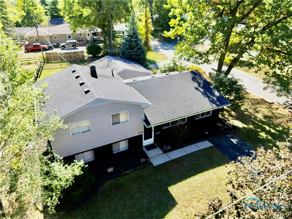 6955 Kinsman Drive