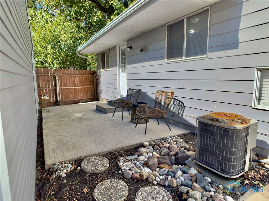 6955 Kinsman Drive