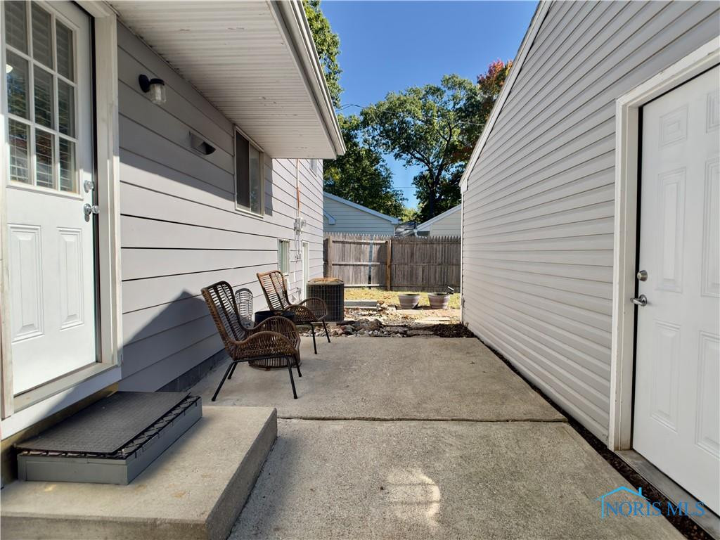 6955 Kinsman Drive