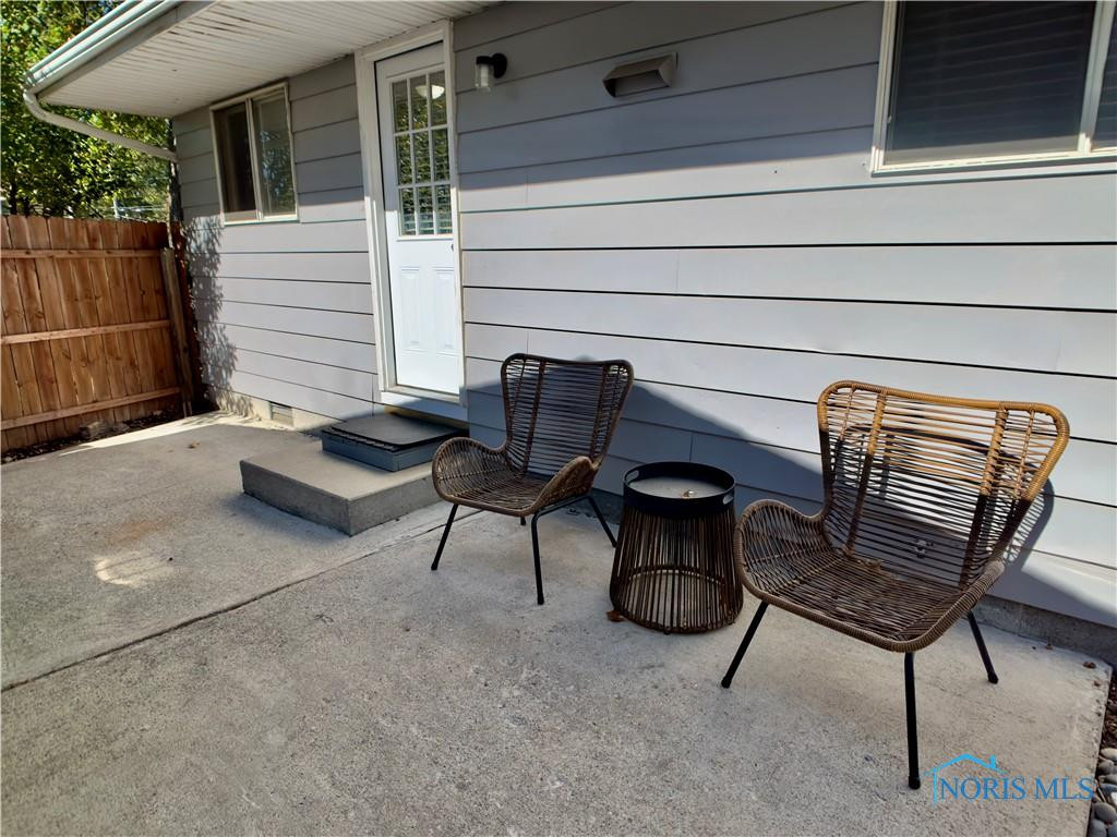 6955 Kinsman Drive