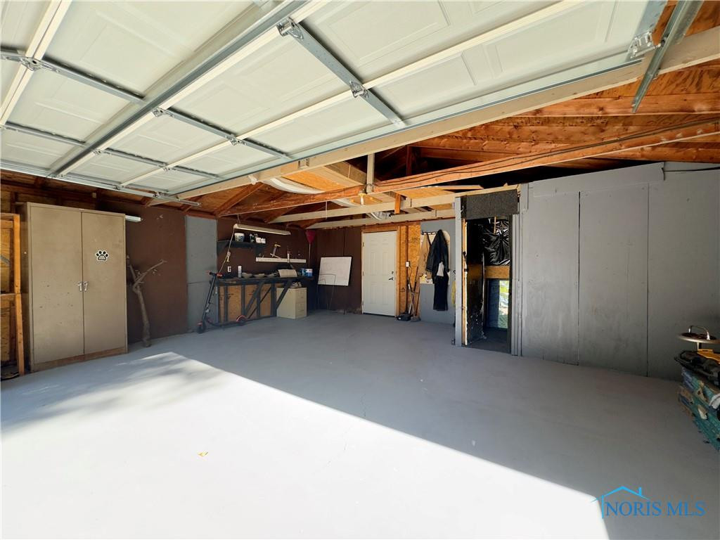 6955 Kinsman Drive