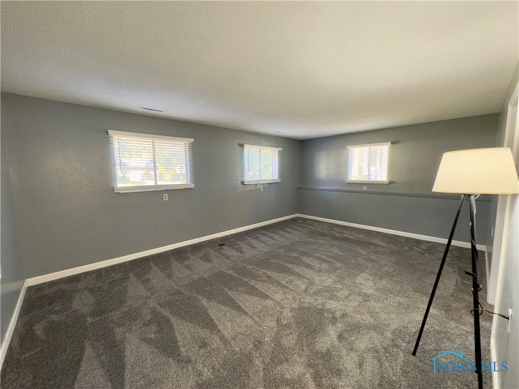 6955 Kinsman Drive