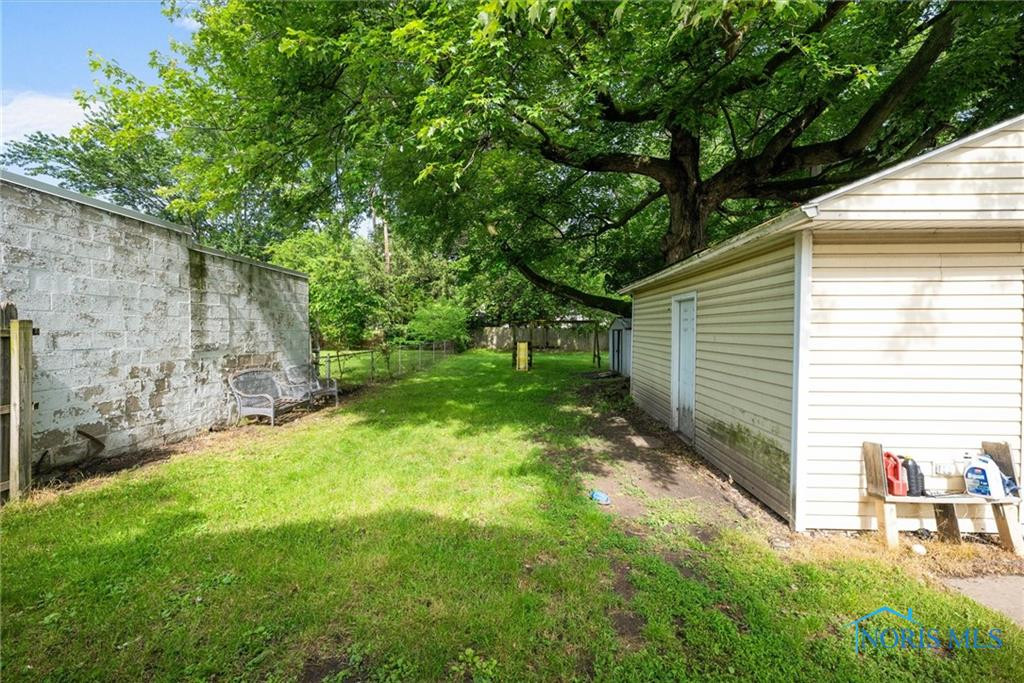 4128 Douglas Road