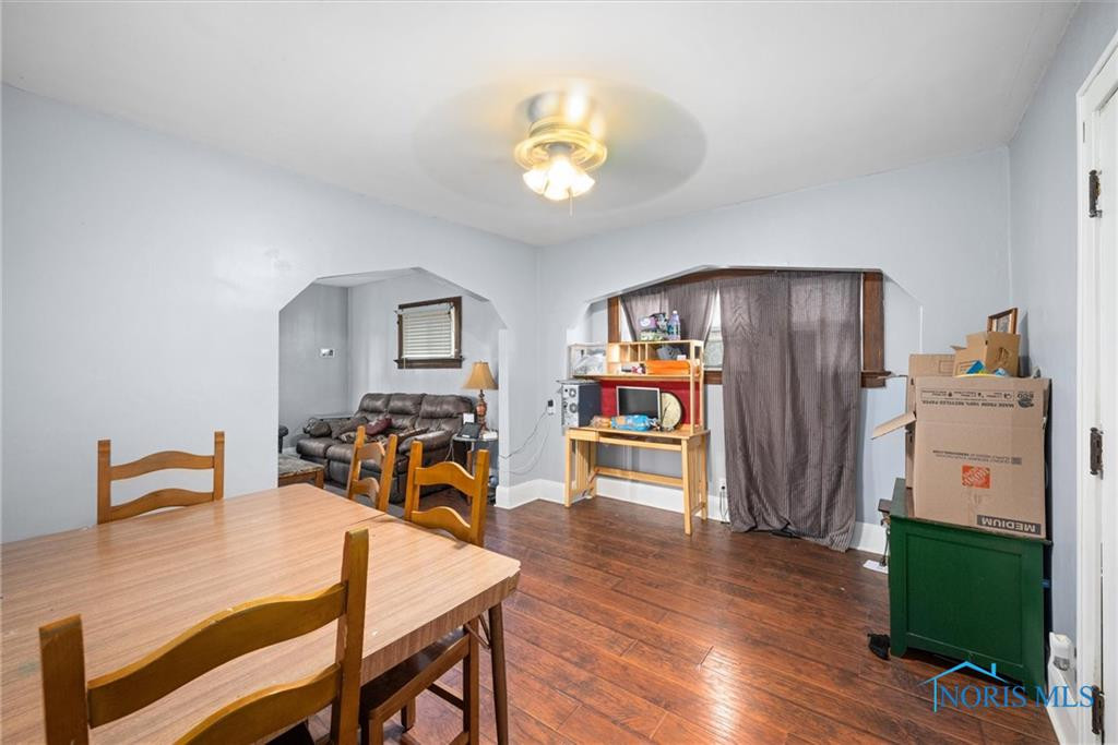 4128 Douglas Road