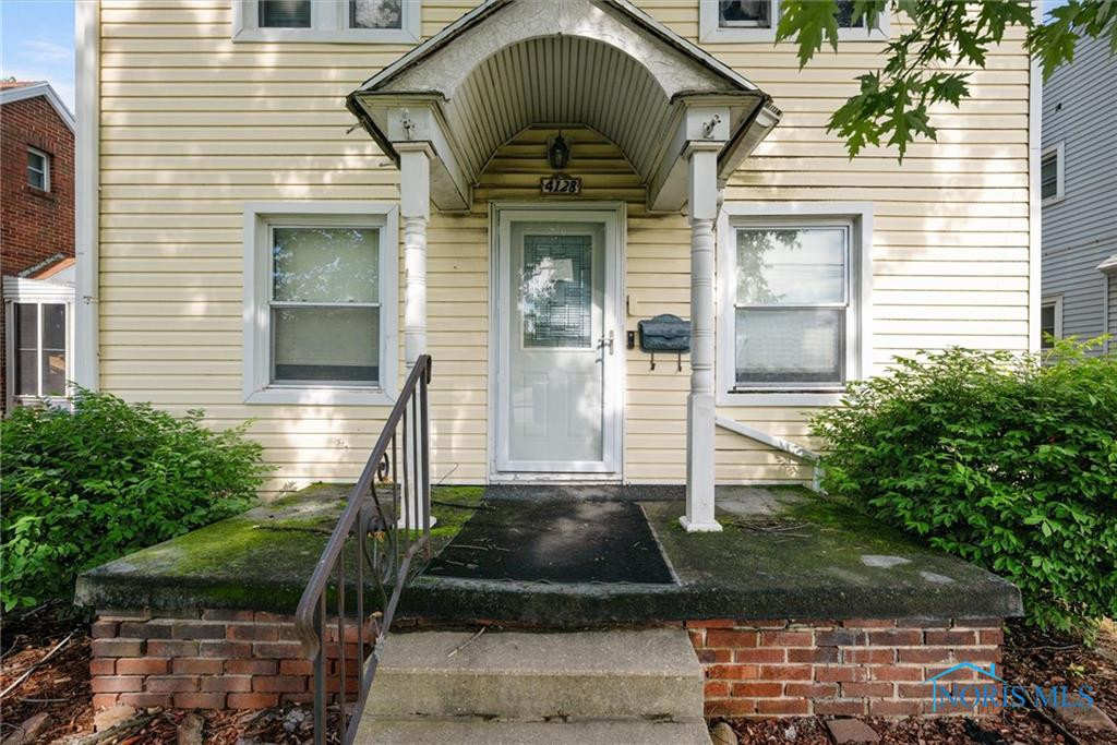 4128 Douglas Road