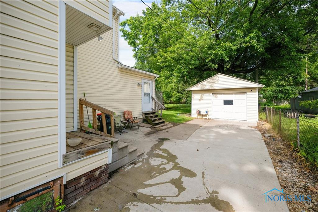 4128 Douglas Road