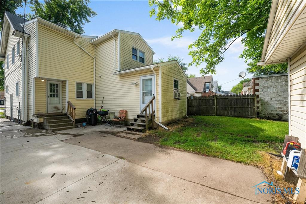 4128 Douglas Road