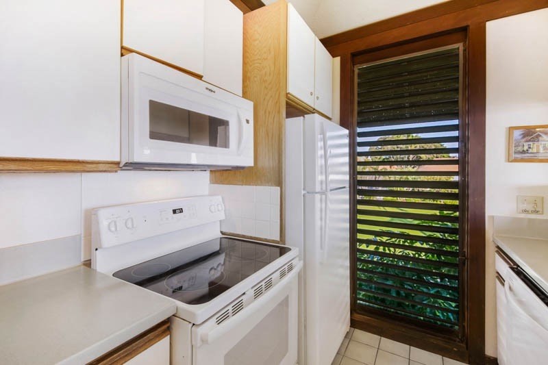 2253 POIPU RD