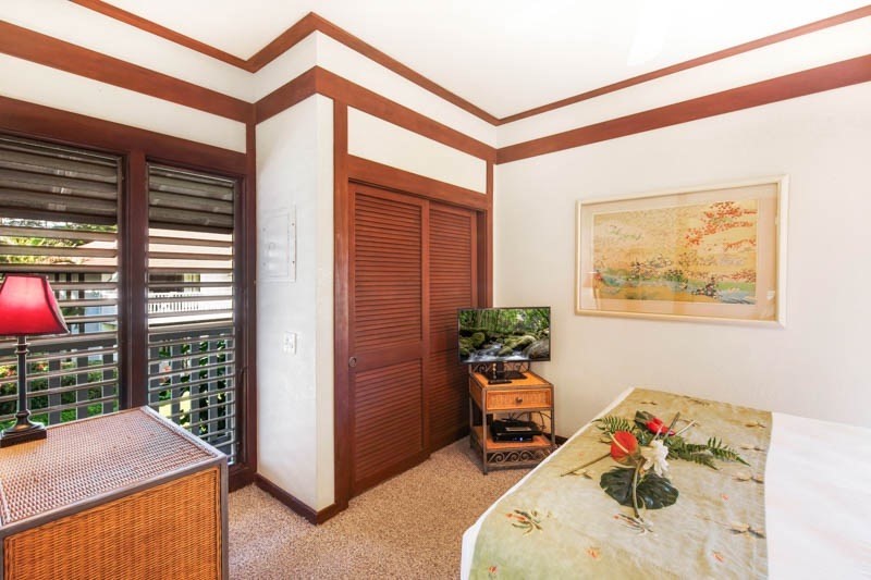 2253 POIPU RD
