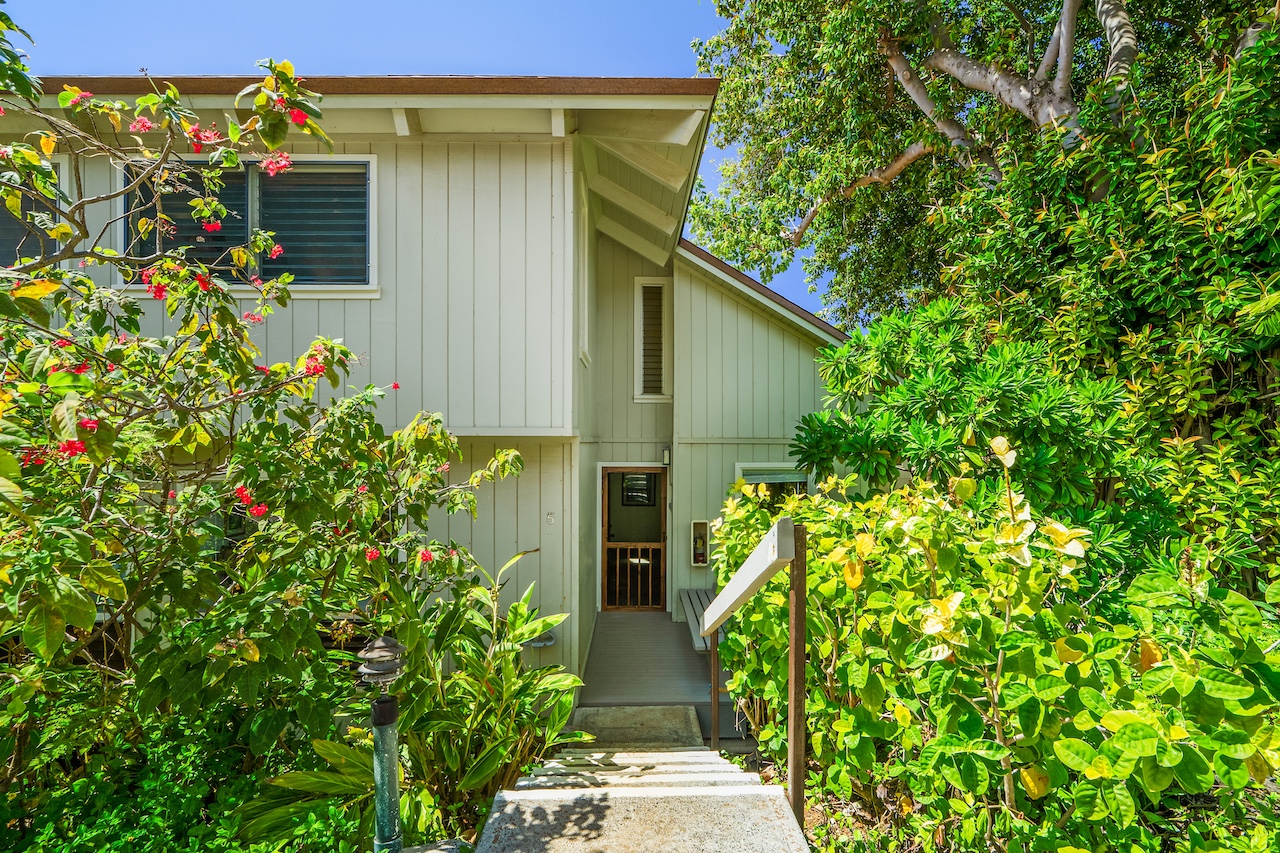 2330 HOOHU RD 5