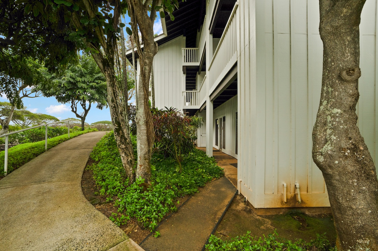 2253 POIPU RD 405