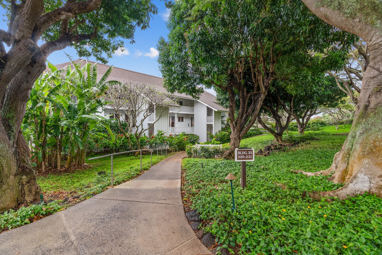 2253 POIPU RD 227