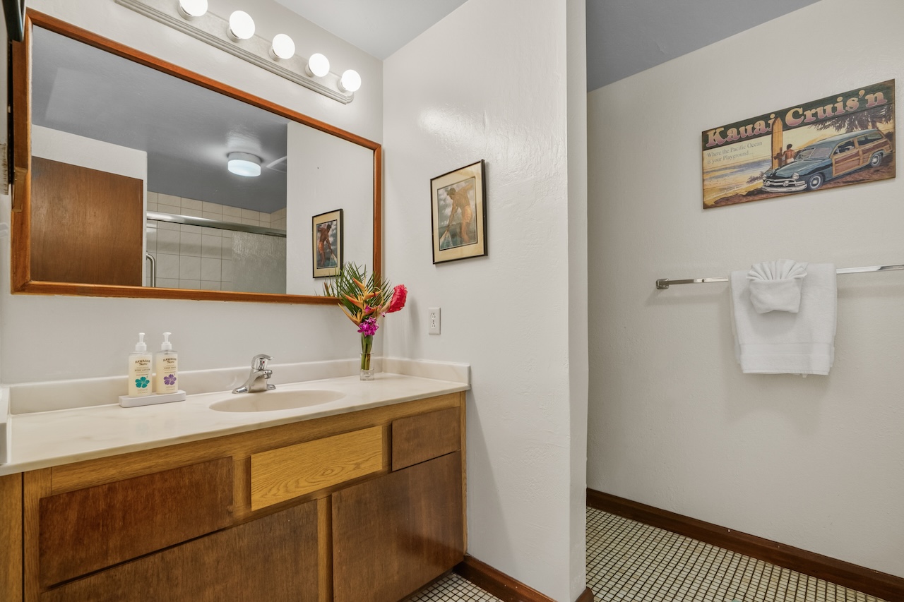 1901 POIPU RD 411
