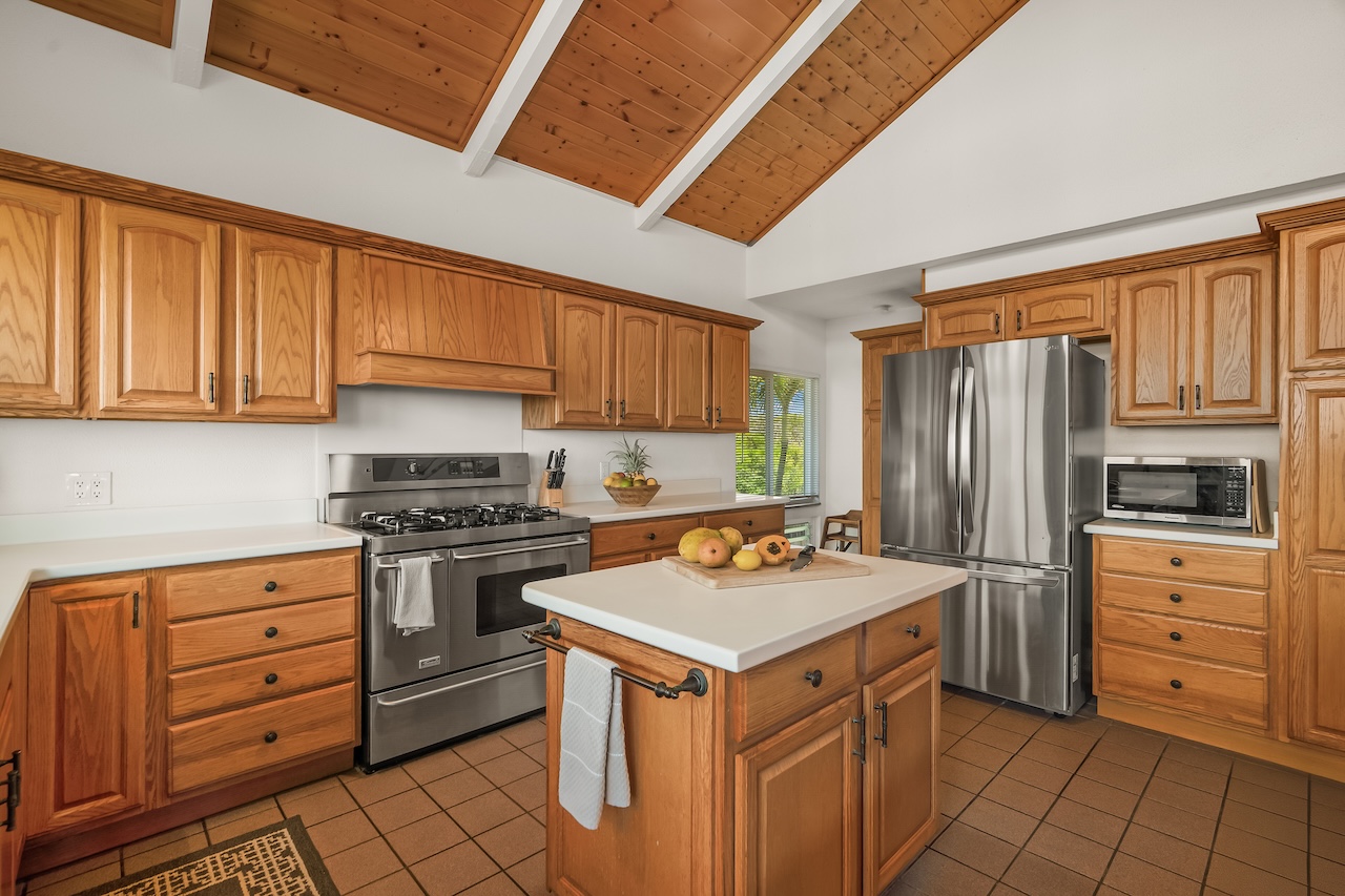 1650 MAKANUI RD