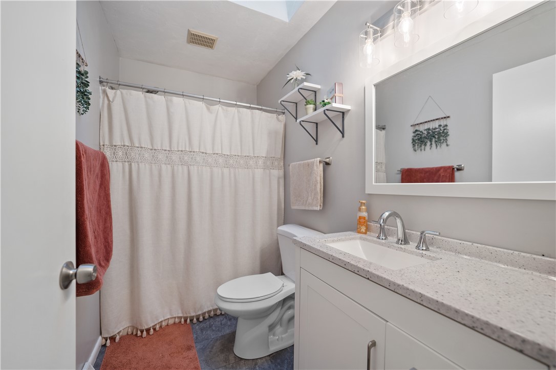 123 Laurel Ct