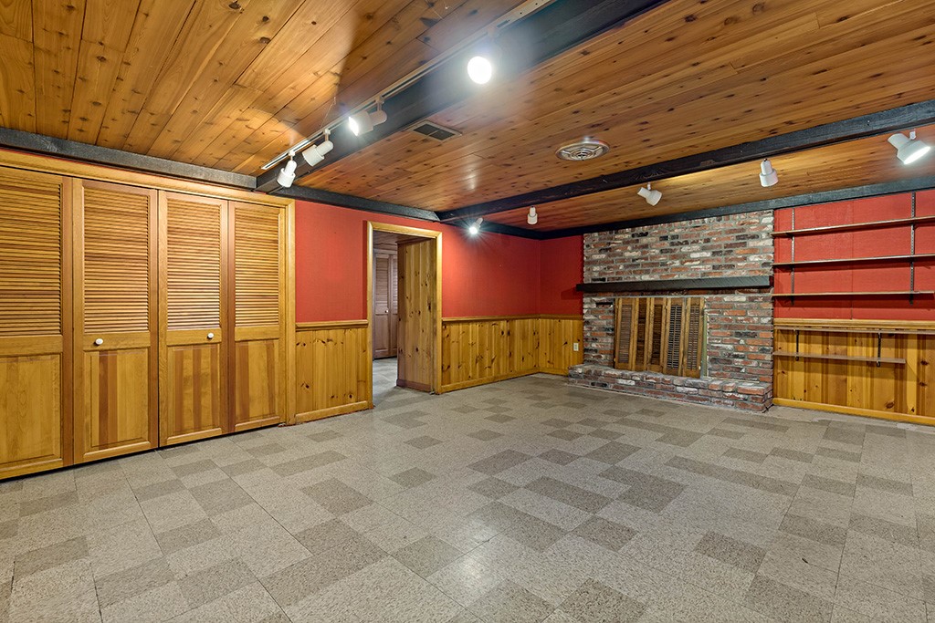 1357 Country Club Road