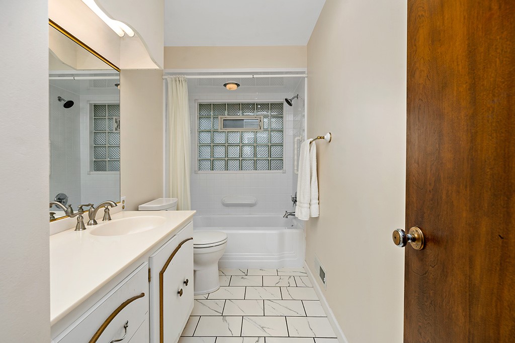 1357 Country Club Road