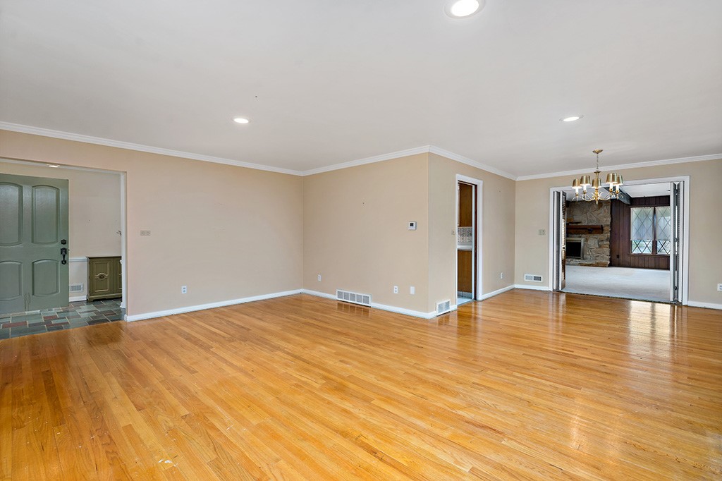 1357 Country Club Road