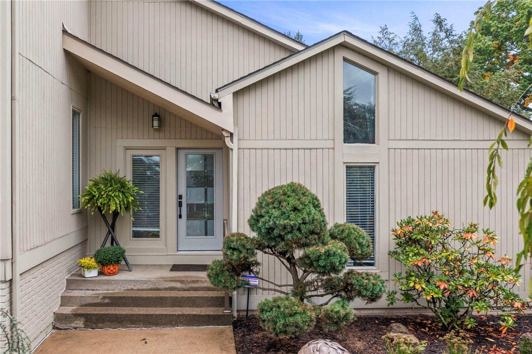 102 Maid Marion Lane